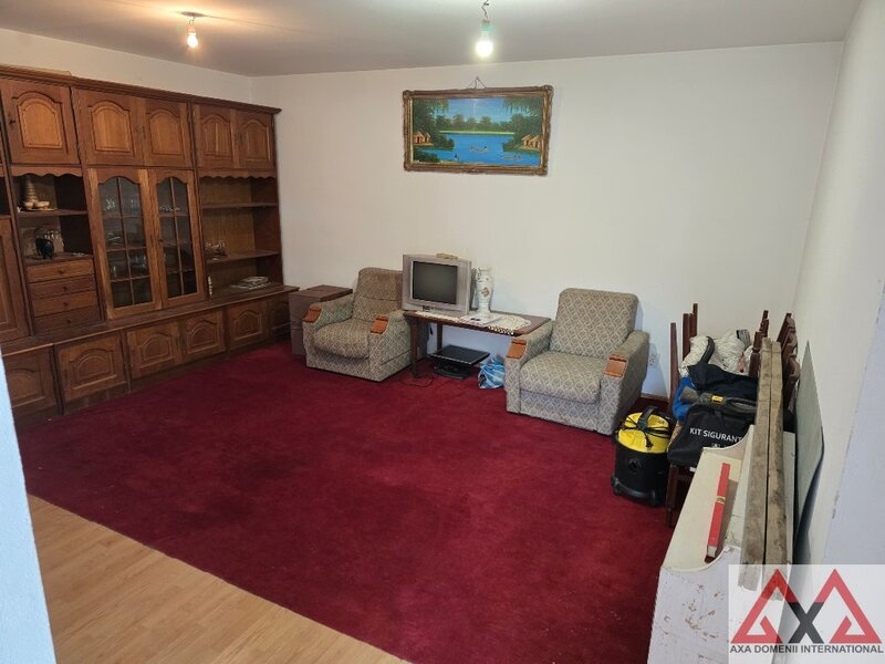 Nicolae Grigorescu, Trapezului, teren 794 mp